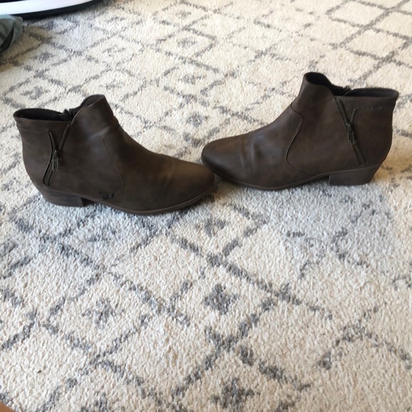 Booties ! - Picture 3 of 4